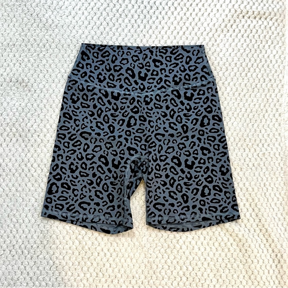 2/$30🌼 Kamo fitness serenity shorts
